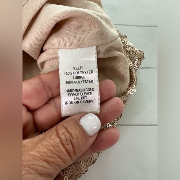 Lulus Love Me Now Matte Champagne Gold Mini Skirt Size XS - Picture 9 of 11